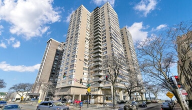 Building Photo - 6301 N Sheridan Rd