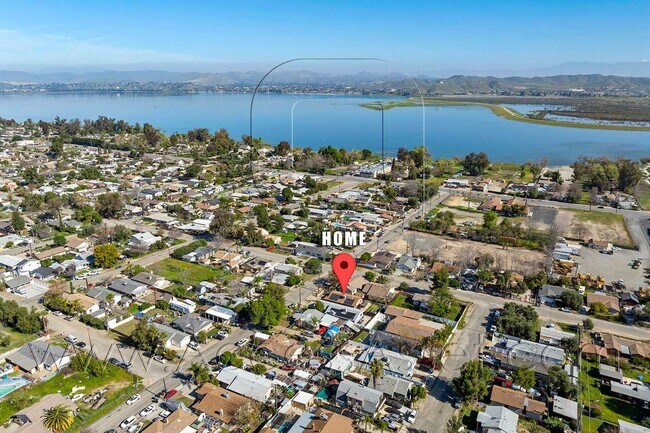 Building Photo - Stunning Mountain Views and Serene Living on Wood Street