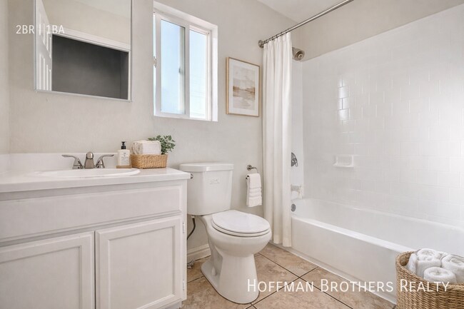 Foto del edificio - 851 W 93rd St