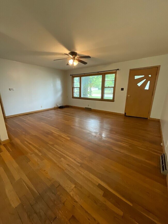 Building Photo - Nice Single Family Home in Girard!