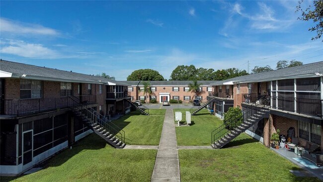 Foto del edificio - 1438 Holden Ave