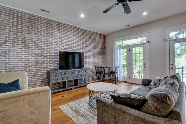 Photo - 715 N 4th St Apartment