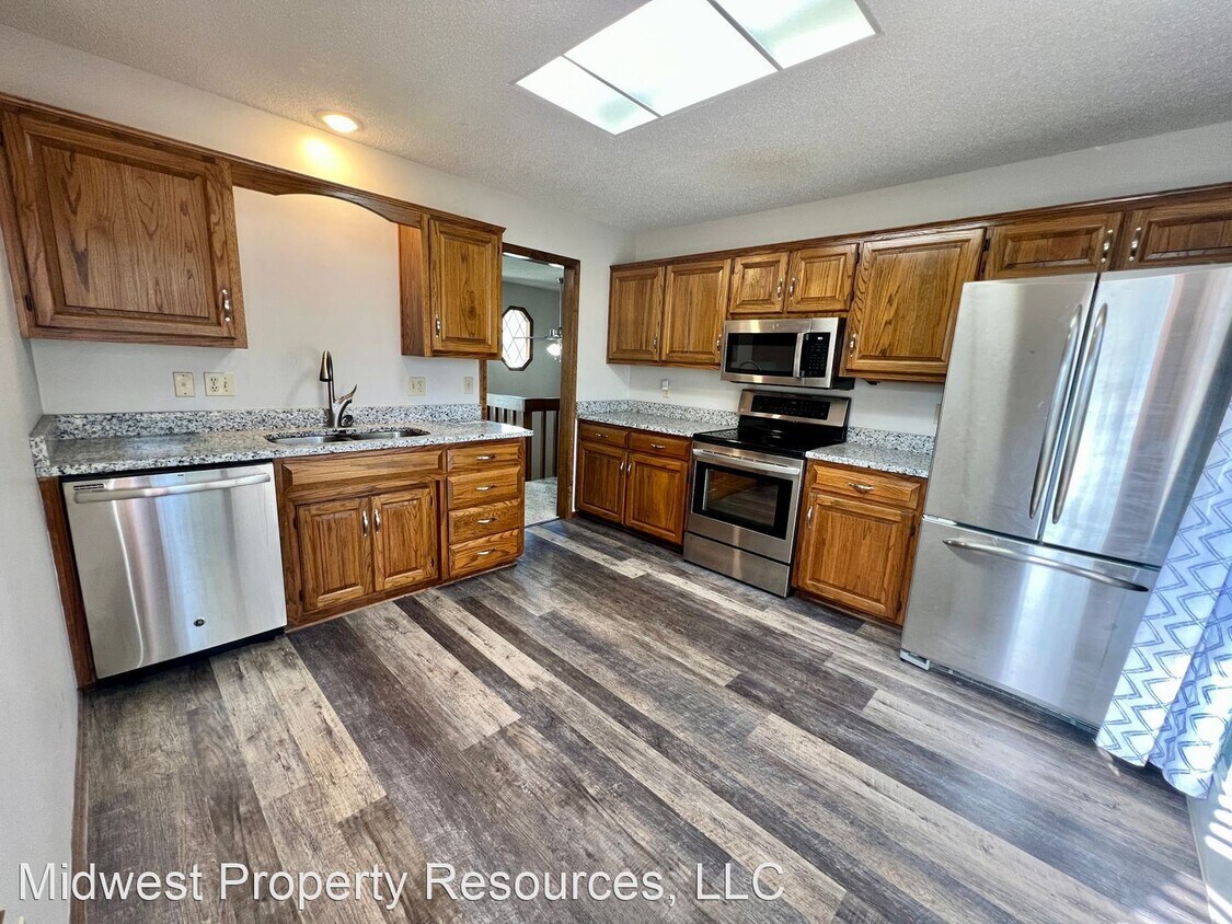 Foto principal - 3 br, 2.5 bath House - 1014 NE Mulberry St