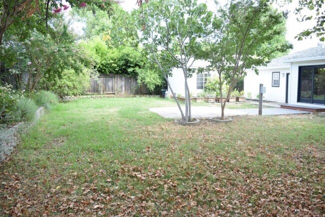 Foto del edificio - 1121 School St