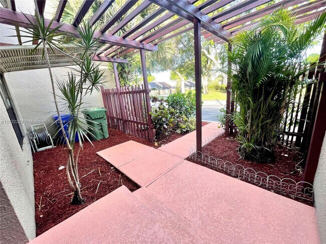 Foto del edificio - 1681 W Fairway Rd