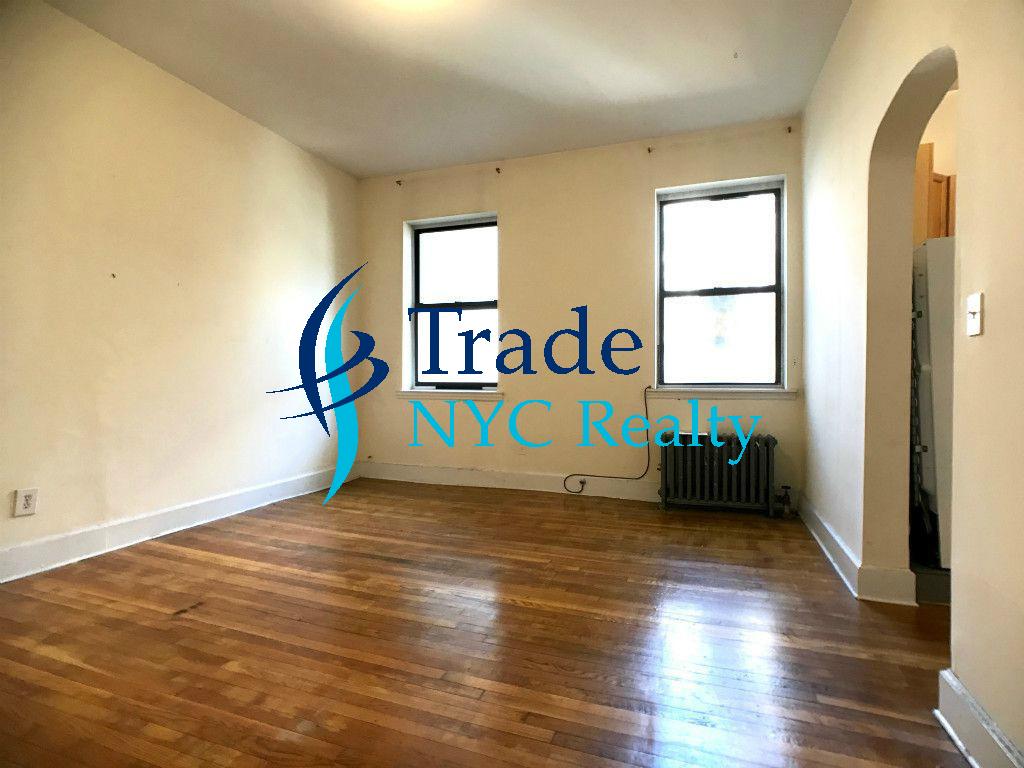 Building Photo - 180 7th Ave