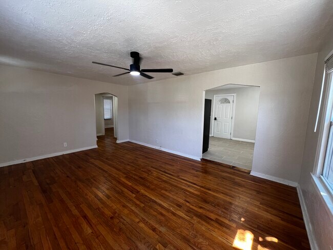 Foto del edificio - 3730 3rd Ave N