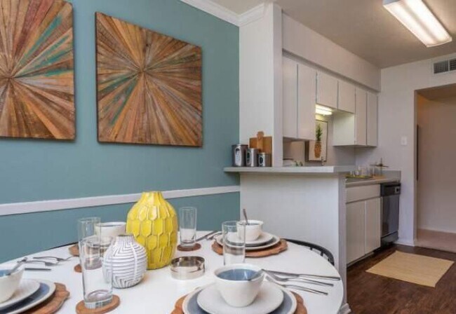 Building Photo - 2 bedroom in Dallas TX 75206