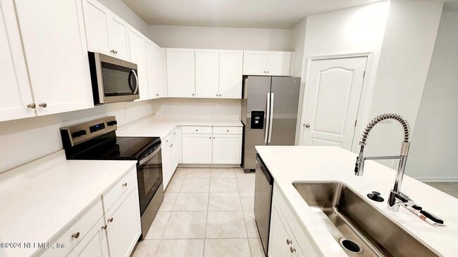 Building Photo - 307 Redbud Rd