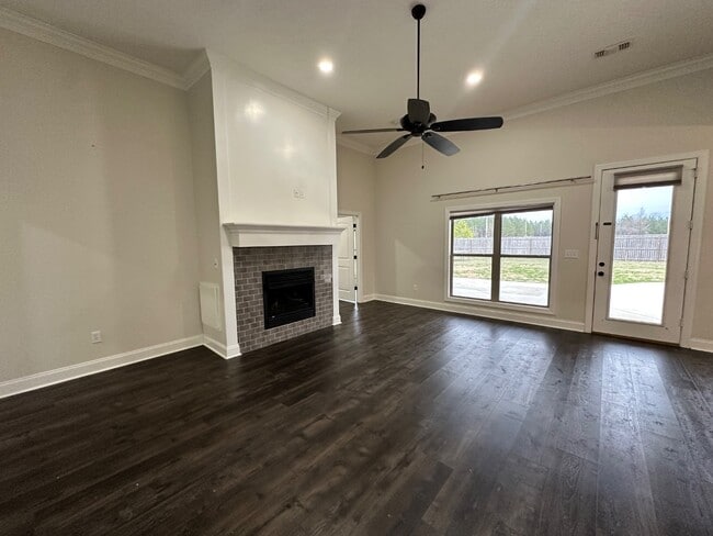 Foto del edificio - 3918 Old Wolf Rd