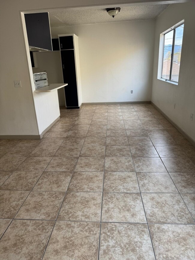 Foto del edificio - 3928 N Lugo Ave