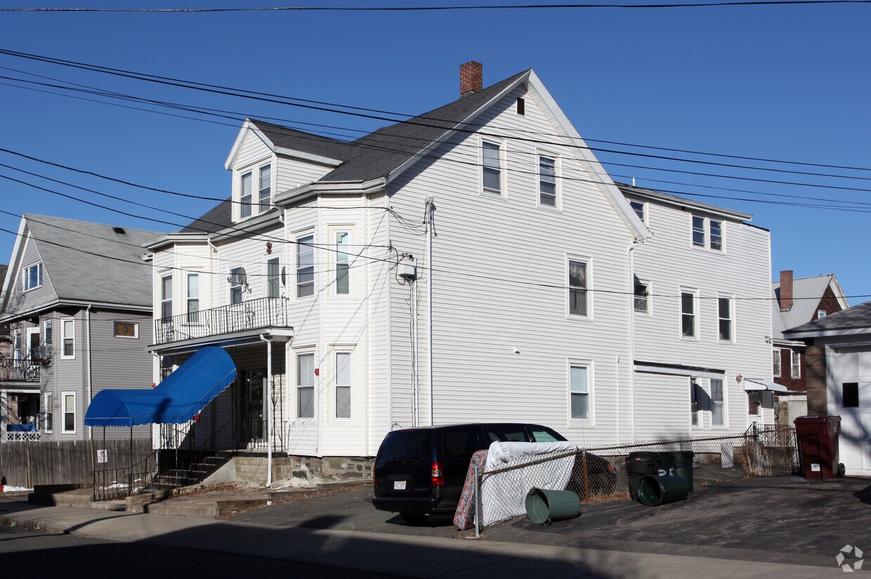 Building Photo - 11 Pearl St