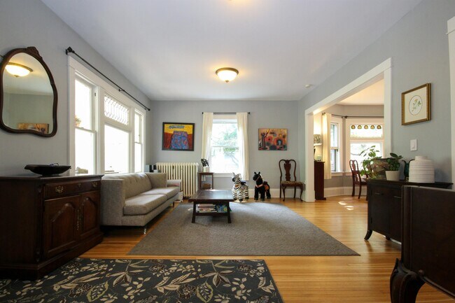 Foto del edificio - 152 Arthur Ave SE