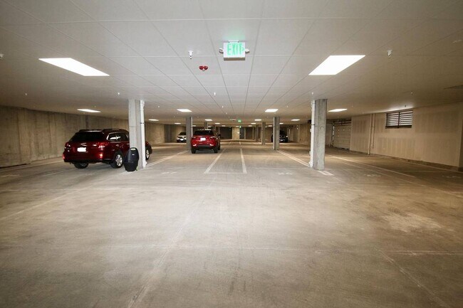 Garage - 460 E Fremont Pl