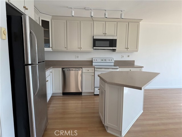 Building Photo - 1816 Hermosa Ave