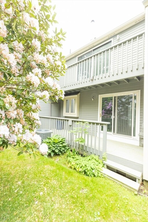 Building Photo - 14 Deer Path