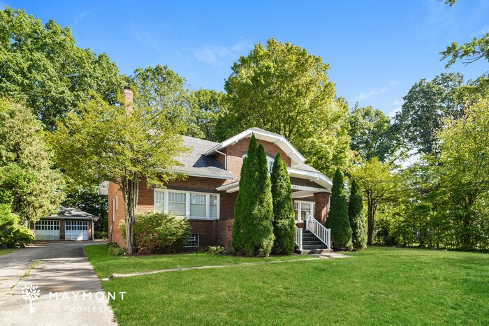 Building Photo - Classic Brick Home in Barberton, OH