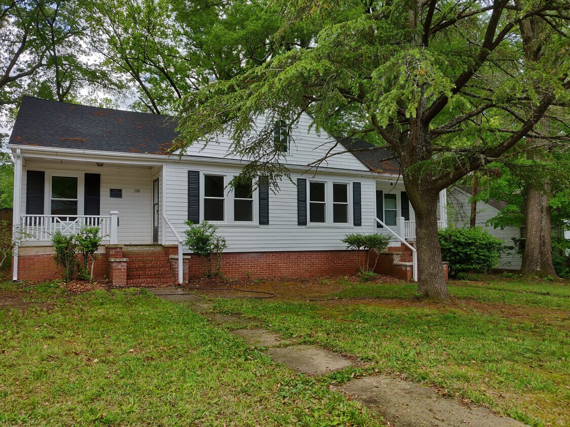 Primary Photo - 108 E Weatherspoon St