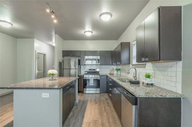 Foto del edificio - 604 NW 175th St