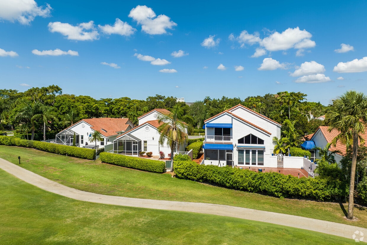 Building Photo - Fairways at Boca Golf & Tennis