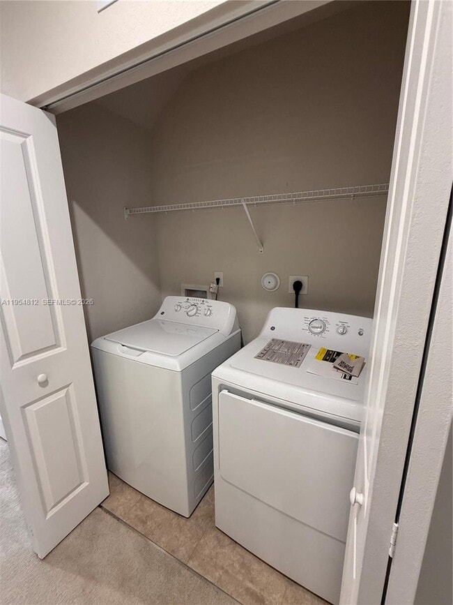 Foto del edificio - 585 NW 11th St