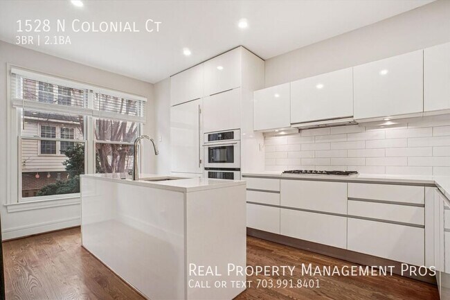 Foto del edificio - 1528 N Colonial Ct