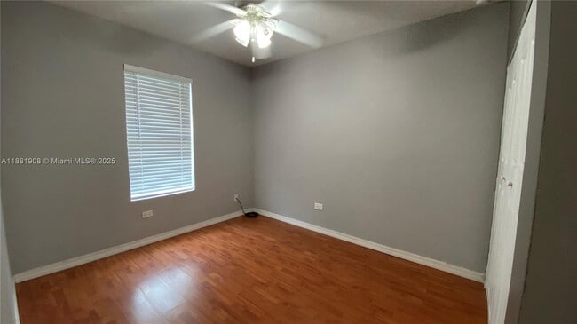Foto del edificio - 14776 Grant Ln