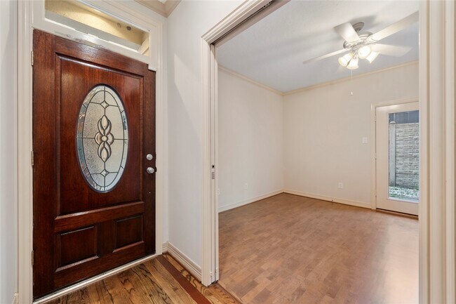 Foto del edificio - 1515 Hyde Park Blvd