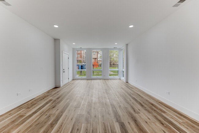 Foto del edificio - 5921 S Calumet Ave