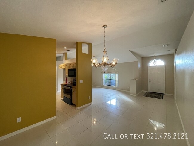 Foto del edificio - 611 Americana Blvd NE