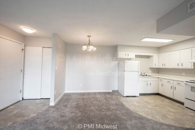 Foto del edificio - 326 Progress Rd