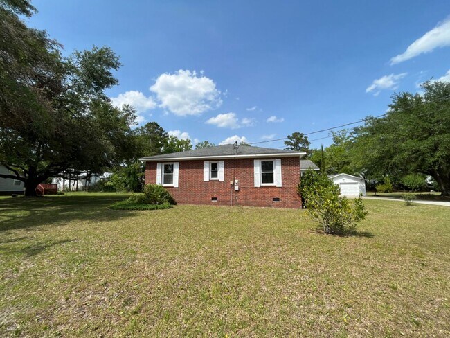 Foto del edificio - Perfect Mount Pleasant Location!