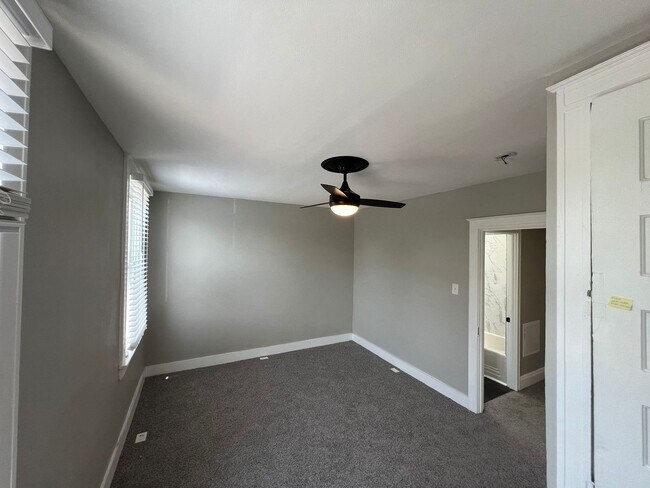 Foto del edificio - Charming 3 bedroom, 1 bathroom home locate...