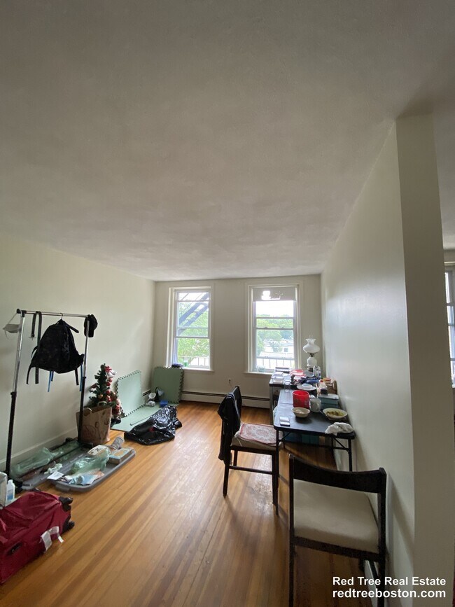 Building Photo - 312 Tappan St