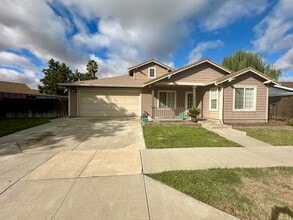 Building Photo - 3055 Browning Ct
