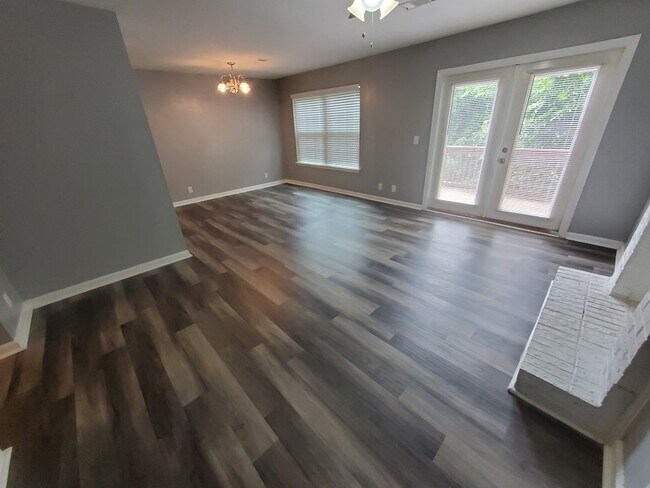 Foto del edificio - Nicely Renovated 3BR/3.5BA Townhouse in Na...