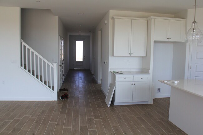 Building Photo - 3319 Golden Trails Ln