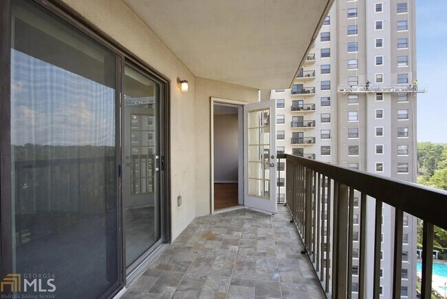 Foto del edificio - 795 Hammond Dr
