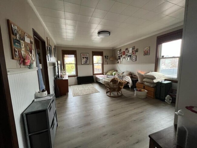 Foto del edificio - 915 W 5th St