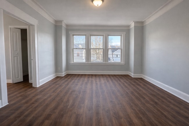 Building Photo - 55 Schley St