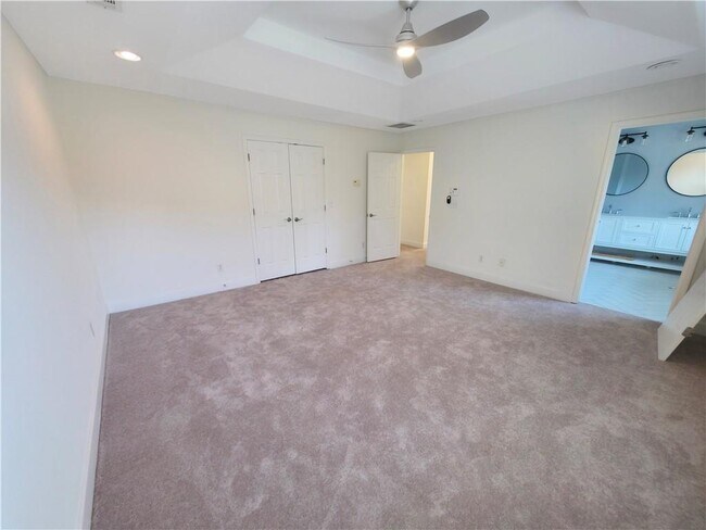 Foto del edificio - 136 Crumley St SE
