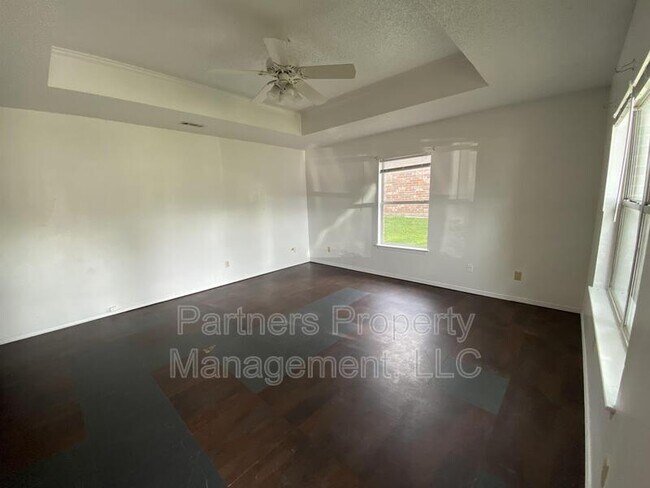 Photo - 5706 Sara St Apartment