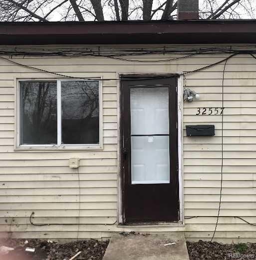 Primary Photo - 32557 Mackinac St