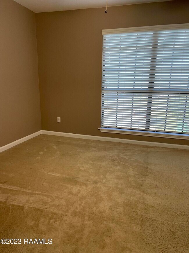 106 S Parkwood Dr, Youngsville, LA 70592 Townhome Rentals in