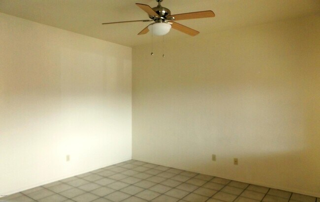 Building Photo - 4171 Calle Barona