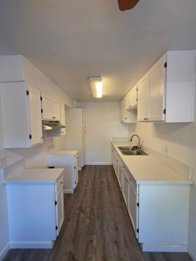 Building Photo - Newly Renovated 1 Bedroom Apartment only 10 minutes from Disneyland