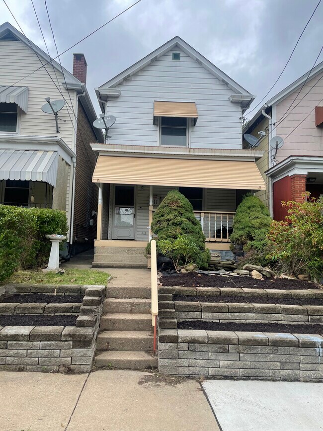 Foto del edificio - 711 Waddell Ave