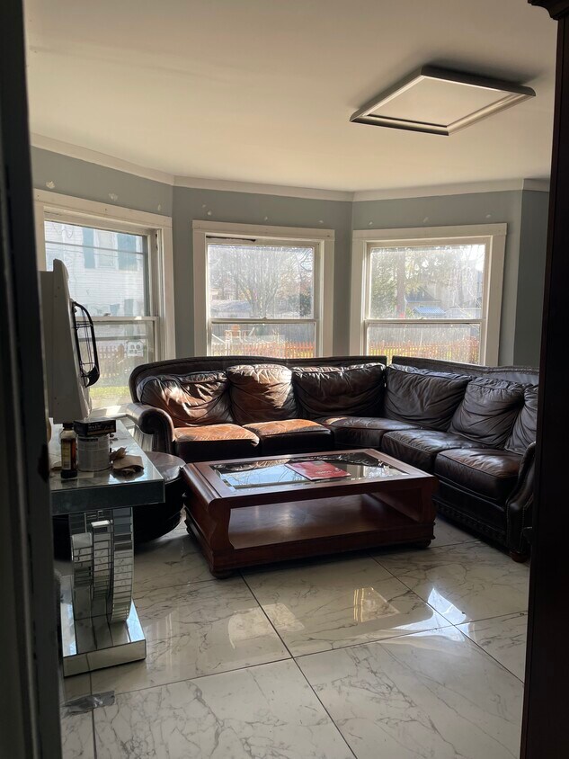 Foto principal - 301 Riverside Ave