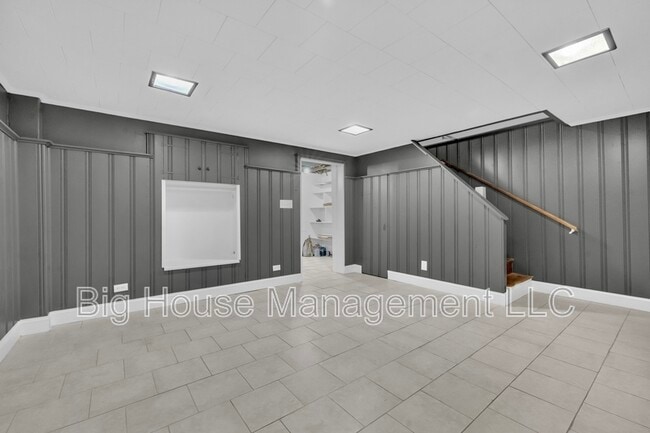 Building Photo - 1307 Dartmouth Ave