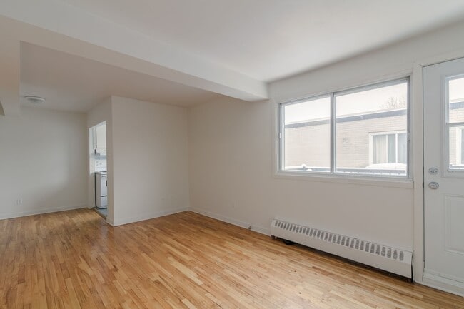 Building Photo - 735 Rue Gordon